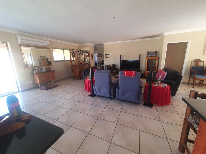 4 Bedroom Property for Sale in Franskraal Western Cape